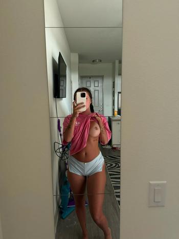 Heather , 26 Caucasian female escort, Twintiers